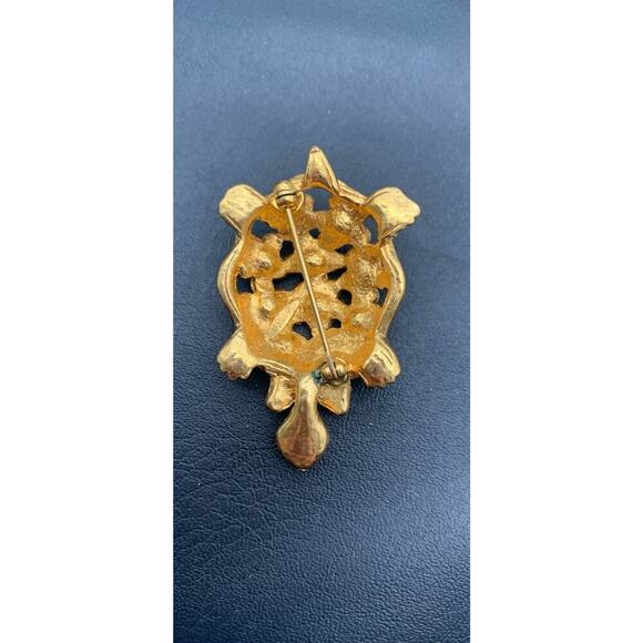 Vintage Avon Gold Tone Rhinestone Lt Green Stones Glow Under UV Turtle Brooch - Picture 6 of 7